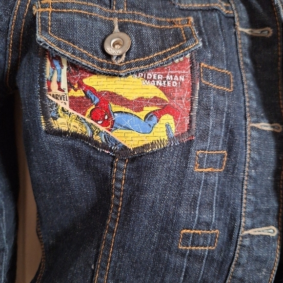 Chiole jean marvel graphic jacket size medium - Picture 3 of 7